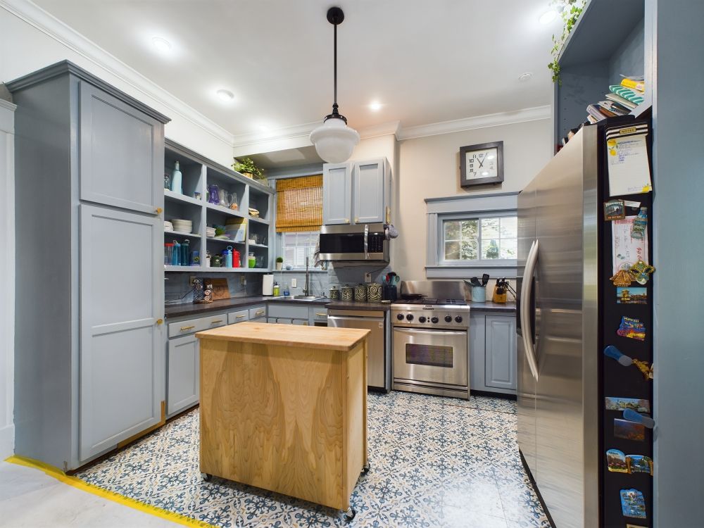 Kitchen Remodel – Louisville – KY – 40204 – Before – 1 Kitchen Remodel - Louisville - KY - 40204 - Before - 1